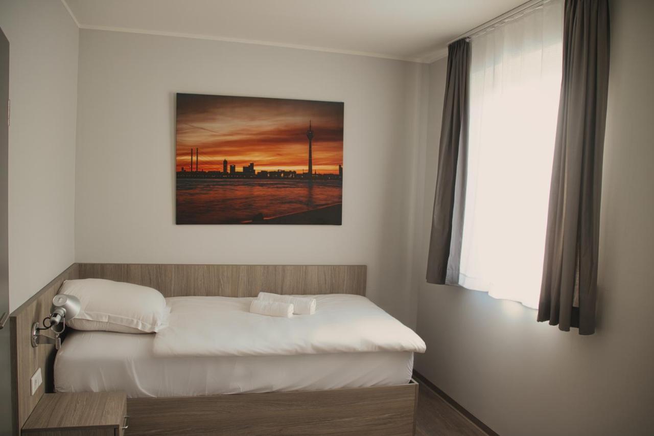 Landgasthof Kelzenberg Jüchen エクステリア 写真